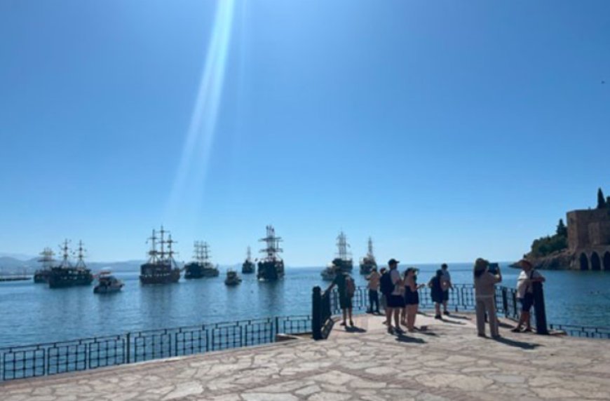 Alanya Limanı İngiliz Turistlerle Doldu: Bin 769 Yolcu Şehirde