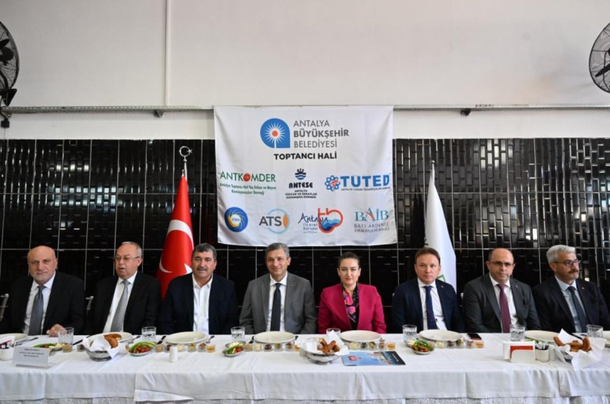 Antalya Tarımına Büyükşehir Desteği: Sezon Öncesi Toplantıda Önemli Kararlar Alındı