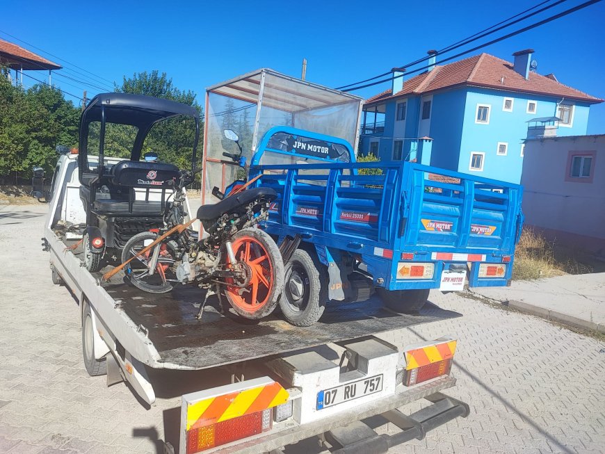 ANTALYA'nın Korkuteli ilçesinde jandarma ekipleri motosiklet sürücülerine yönelik şok denetim yaptı.