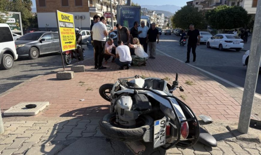 Gazipaşa'da Trafik Kazası: Motosiklet ve Panelvan Çarpıştı, 1 Kişi Yaralandı