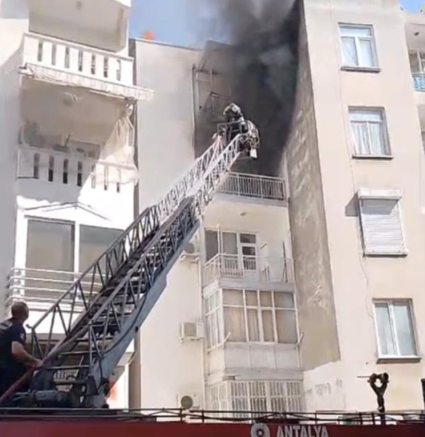 Antalya'da Apartman Yangını Paniği: Bir Kadın Dumandan Etkilendi