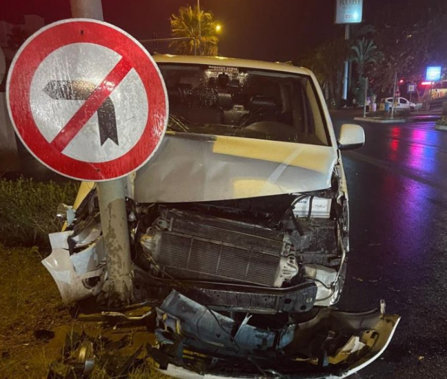 Antalya-Alanya Karayolu'nda Kaza Zinciri: Tur Minibüslerine Çarpan Tır Kayıplara Karıştı!