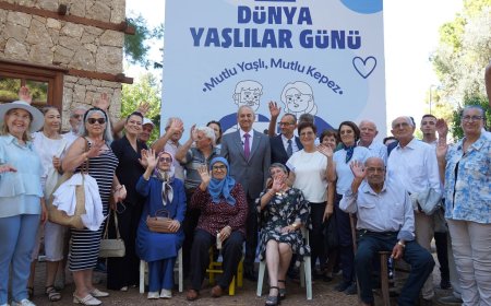 'Mutlu Yaşlı, Mutlu Kepez': Kepez Belediyesi Dünya Yaşlılar Günü’nü Coşkuyla Kutladı!