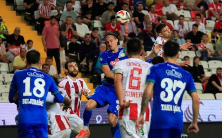 Antalyaspor, Evinde Çaykur Rizespor'a Farklı Mağlup: 2-5