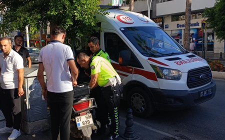 Manavgat'ta Yaya Geçidi Kazası Kamerada: 2 Yaralı.