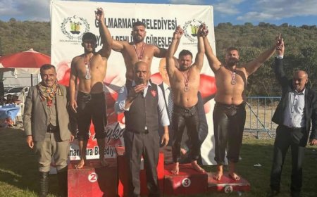 Kemer Belediyesi Güreşçisi Kemal Berke Kaya, Yağlı Güreşlerde Kürsüye Çıktı!