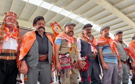 Antalya Kaş Kınık Yörük Şenliği'nde 'Pala Bıyık' Yarışması Nefes Kesti.