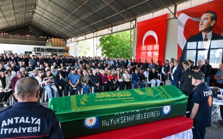 Antalya İtfaiye Teşkilatı'nın Acı Günü: Levent Okutan Son Yolculuğuna Uğurlandı.