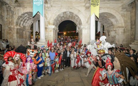 Muratpaşa'da Festivale Rekor İlgi: Kaleiçi, Dört Gün Boyunca Sanatın ve Dostluğun Kalbi Oldu.
