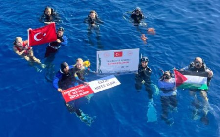 Şahika Ercümen Kaş'ta Paletsiz $107$ Metreye Dalarak Dünya Rekoru Kırdı