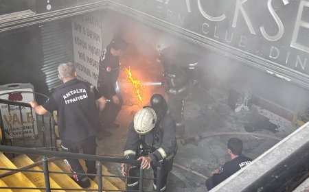 ANTALYA'NIN İŞLEK CADDESİNDE KORKUTAN ANLAR! İş Hanının Bodrum Katında Yangın Çıktı.