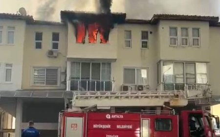 Antalya'nın Serik İlçesinde Yangın Paniği: Can Kaybı Yok Ama Ev Kullanılamaz Hale Geldi