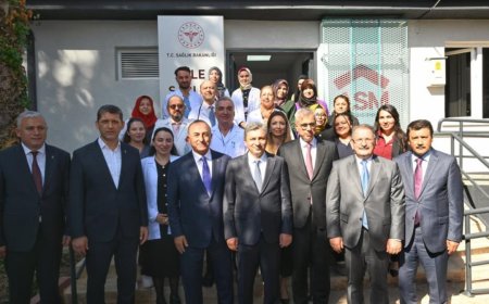 Antalya'nın 47 Hastanesiyle Örnek İl Olduğunu Belirten Bakan, Yeni Yatırımları Açıkladı