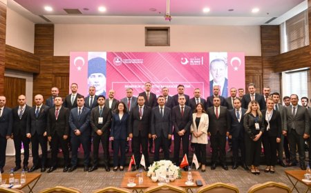 Göç İdaresi Başkanı Hüseyin Kök ve Üst Yönetimi, Yıllık Değerlendirme İçin Antalya'da Buluştu