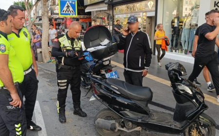 Manavgat'ta Yaya Geçidindeki Kaza Sonrası Sürücü Belgesi ve Plaka İhlali Tespiti