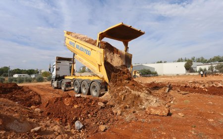 Kepez'de Alışveriş Ortamını İyileştirme Hamlesi: Yeni Pazar Yeriyle Daha Düzenli Hizmet