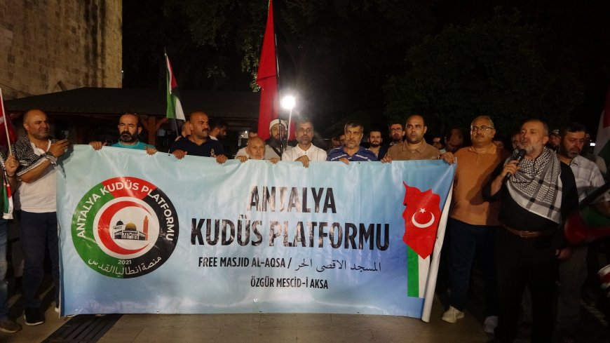 Antalya'da Yüzlerce Kişi Muratpaşa Camii'nde Toplandı: Küresel Sumud Filosu'na Müdahaleye Sert Tepki!