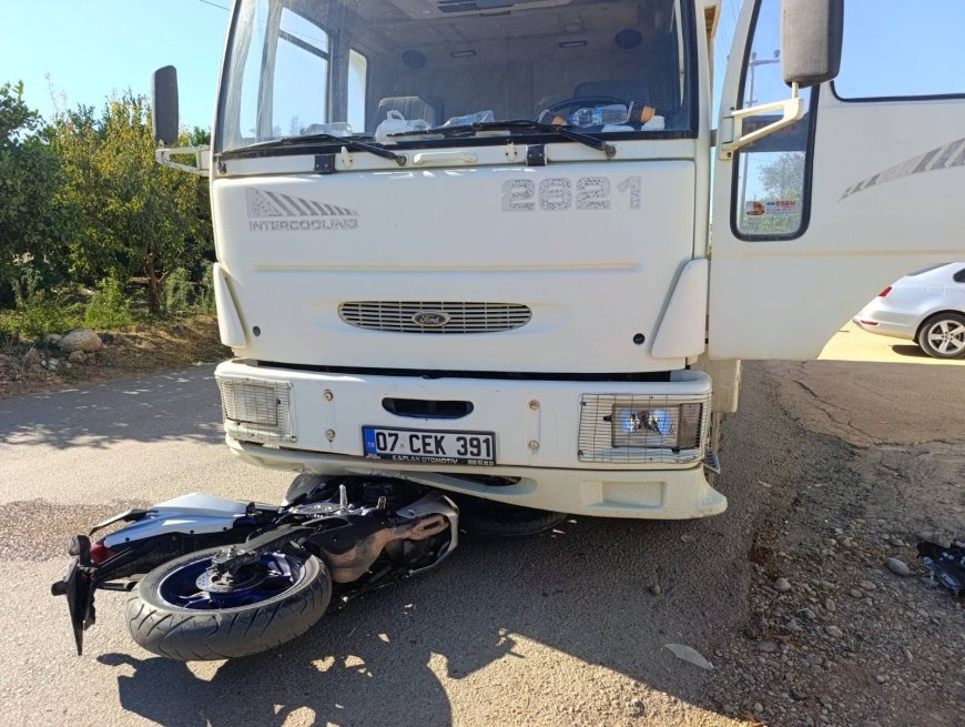 Serik'te Kamyonla Çarpışan Motosiklet Sürücüsü 20 Yaşındaki Genç Hayatını Kaybetti!