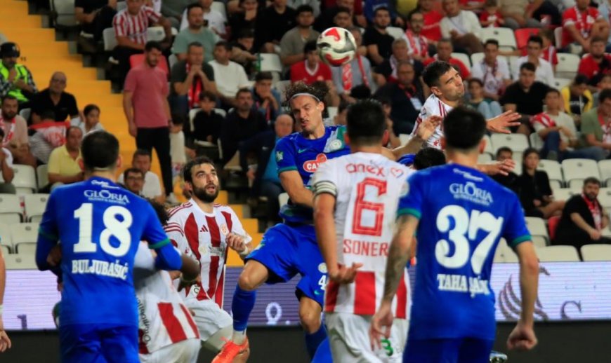 Antalyaspor, Evinde Çaykur Rizespor'a Farklı Mağlup: 2-5