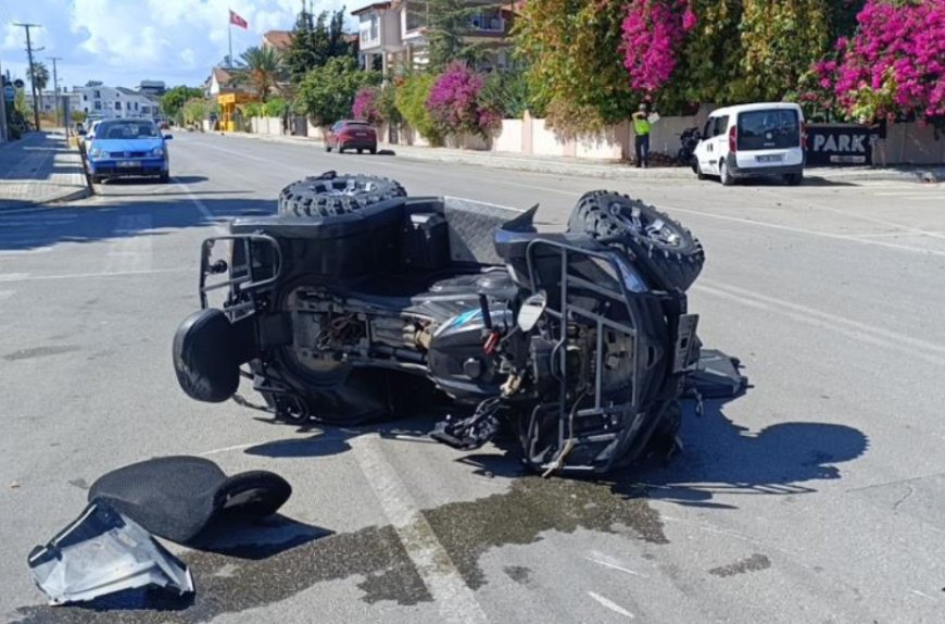 Manavgat'ta ATV ile Hafif Ticari Araç Çarpıştı.
