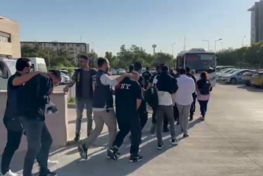 15 İlde Dev Sosyal Medya Dolandırıcılığı Operasyonu: 40 Şüpheli Yakalandı, 5'i Tutuklandı