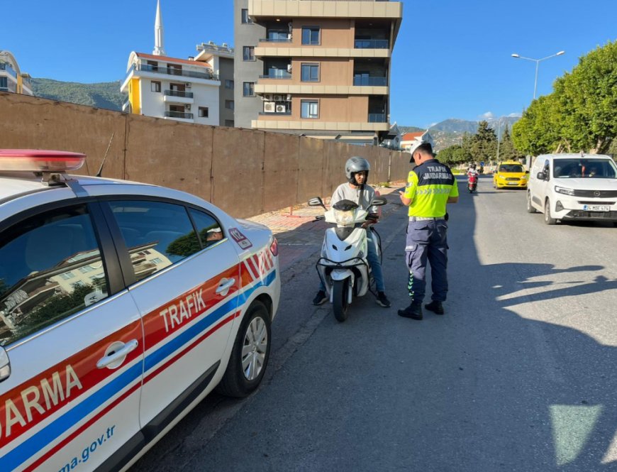 JANDARMADAN "ŞOK" MOTOSİKLET DENETİMLERİ: 1.693 SÜRÜCÜYE CEZA