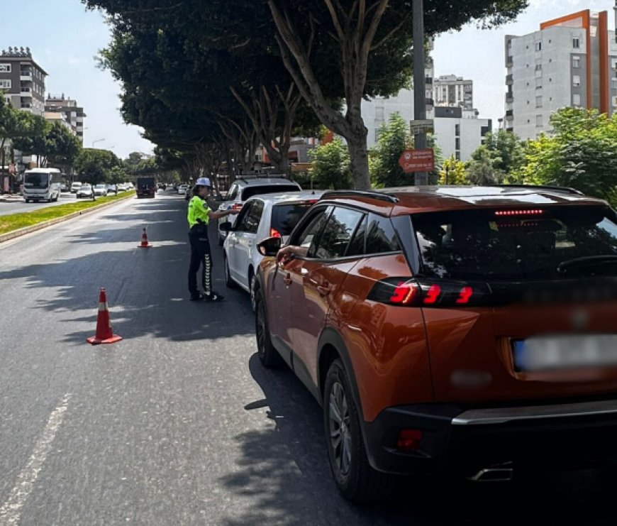 Antalya Trafiğinde Şok Denetim Haftası: 63 Bin Araç Kontrol Edildi, 17 Binin Üzerinde Ceza Kesildi