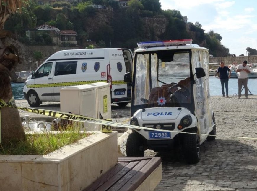 ANTALYA Falez Açıklarında Bulunan Ceset Adli Tıp'a Gönderildi.