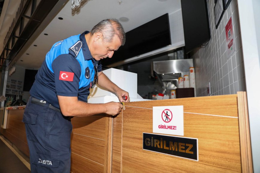 Alanya'da Tarihi Geçmiş Ürün Satan Restoran Mühürlendi.