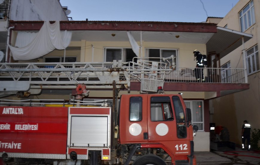 Antalya'da İtfaiye Görevlisi Yürekleri Fethetti