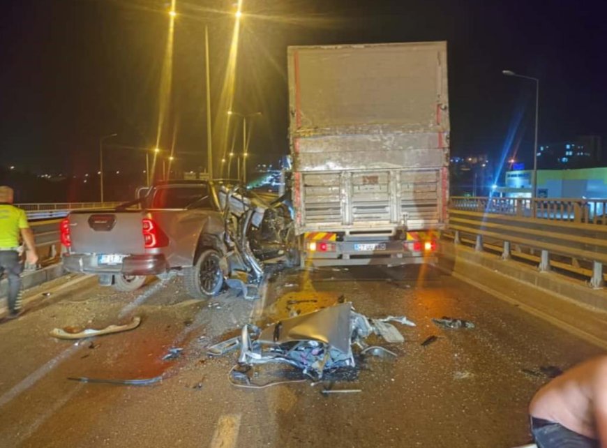 MANAVGAT'TA KORKUNÇ KAZA: Pikap Hurdaya Döndü, 1 Kişi Yaralı!