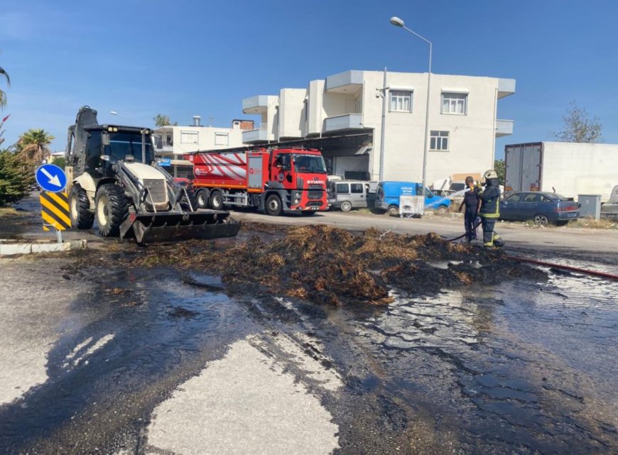 Serik'te Traktör Yangını: Samanlar Yandı, Traktör Kurtuldu.