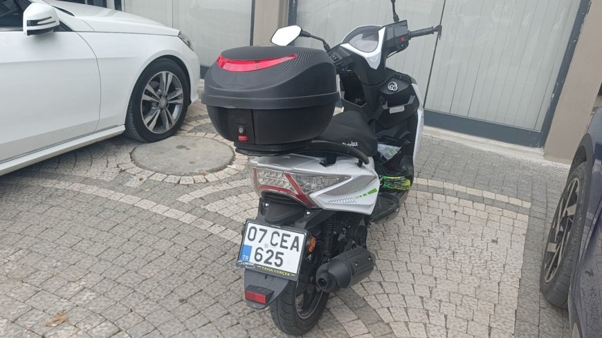 Manavgat'ta Motosiklet Kazası: 2 Yaralı.