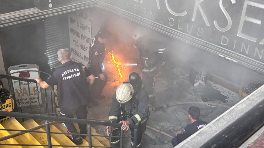 ANTALYA'NIN İŞLEK CADDESİNDE KORKUTAN ANLAR! İş Hanının Bodrum Katında Yangın Çıktı.