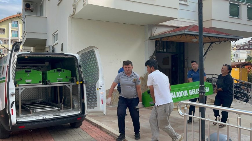 Alanya'da Komşuların İhbarı Üzerine Dairesinde Ölü Bulundu.