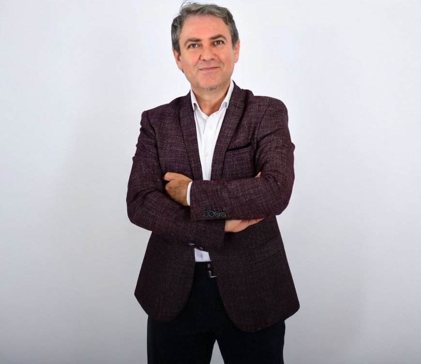 Muratpaşa Belediyesi, Cumhuriyet Bayramı Kutlamaları Kapsamında Sinan Meydan'ı Ağırlıyor