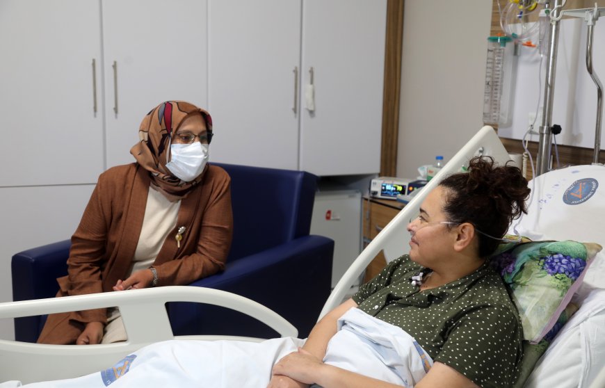 AÜ Hastanesi'nde Duygusal Buluşma: 28 Yıllık Deneyimle Destek