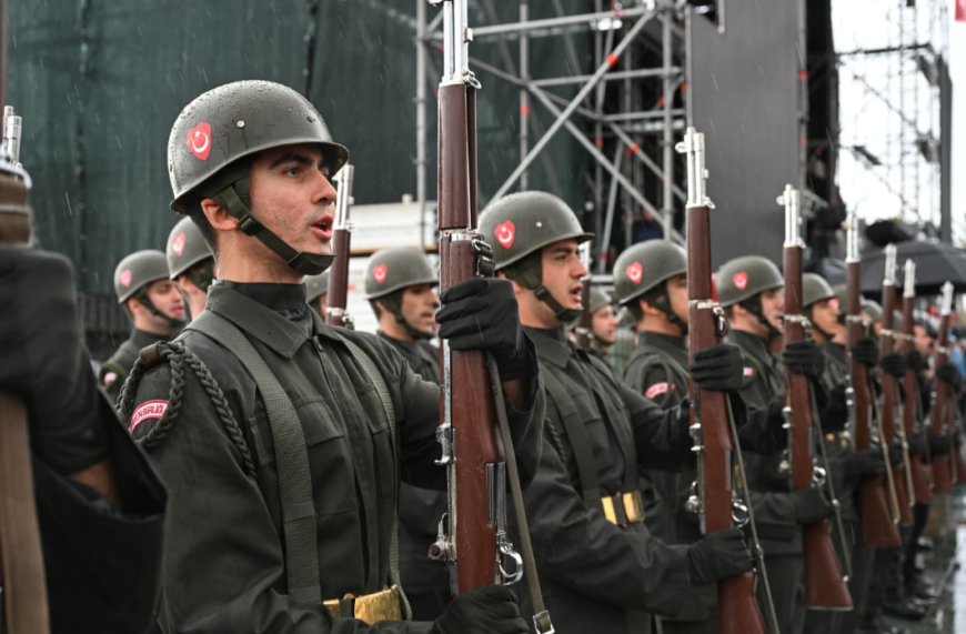 Antalya'da Cumhuriyetin 102. Yılı Coşkusu Başladı