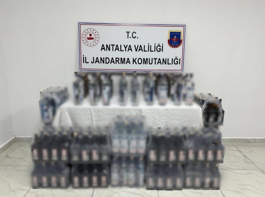 Manavgat'ta Kaçak Alkol Operasyonu: 400 Litre Sahte İçki Ele Geçirildi