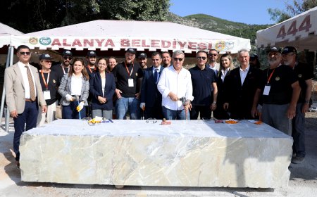 Alanya'da Uluslararası Sanat Şöleni Başladı: 6 Ülkeden 10 Heykeltıraş Eserlerini Sergileyecek