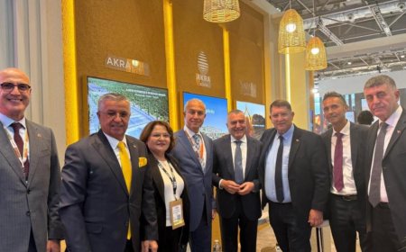 Kültür ve Turizm Bakanı Ersoy, Kemer Standını Ziyaret Etti