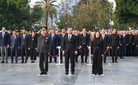 Antalya, Cumhuriyetin Banisi Atatürk'ü Özlem ve Saygıyla Andı