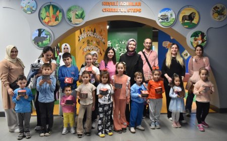 Kepez Bilim Merkezi'nde Çocuklardan Atatürk'e Sevgi İzi