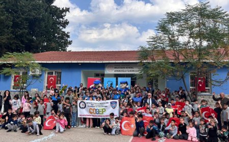 Antalya Emniyet'ten Geleceğe Uçan Köprü: "Uçurtma Şenliği" Coşkusu