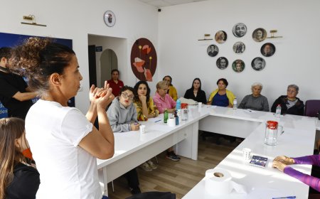 Antalya'da İşaret Dili Eğitimiyle Engeller Kalkıyor: İletişimde Farkındalık Artıyor