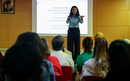 Sağlıklı İlişkiler, Verimli Hizmet: Antalya Büyükşehir Personeline 'Aile İçi İletişim' Eğitimi