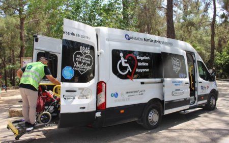 Büyükşehir'in 'Engelsiz Hizmet Aracı' Engelli Bireylerin Hayatını Kolaylaştırıyor!