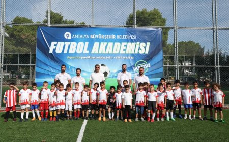 Büyükşehir'den Geleceğin Yıldızlarına Tam Destek: Futbol Akademisi Ücretsiz Eğitimlerine Devam Ediyor!