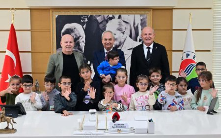 Kepez'den Eğitimde Fırsat Eşitliği: Görme Problemi Olan 100 Çocuğa Gözlük Teslim Edildi.