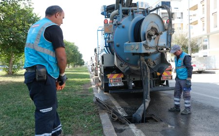 Antalya'da Sel ve Taşkına Karşı Kapsamlı Tedbir: Ana Arterlerdeki Tıkanıklıklar Giderilerek Altyapı Güçlendirildi.